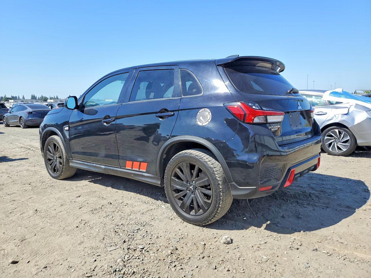 2020 MITSUBISHI OUTLANDER SPORT ES — Фото 2 из 13