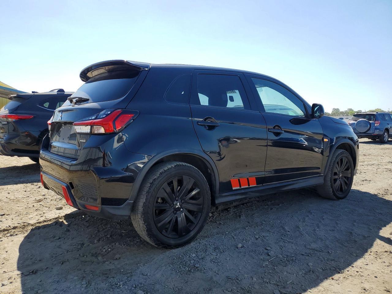 2020 MITSUBISHI OUTLANDER SPORT ES — Фото 3 из 13