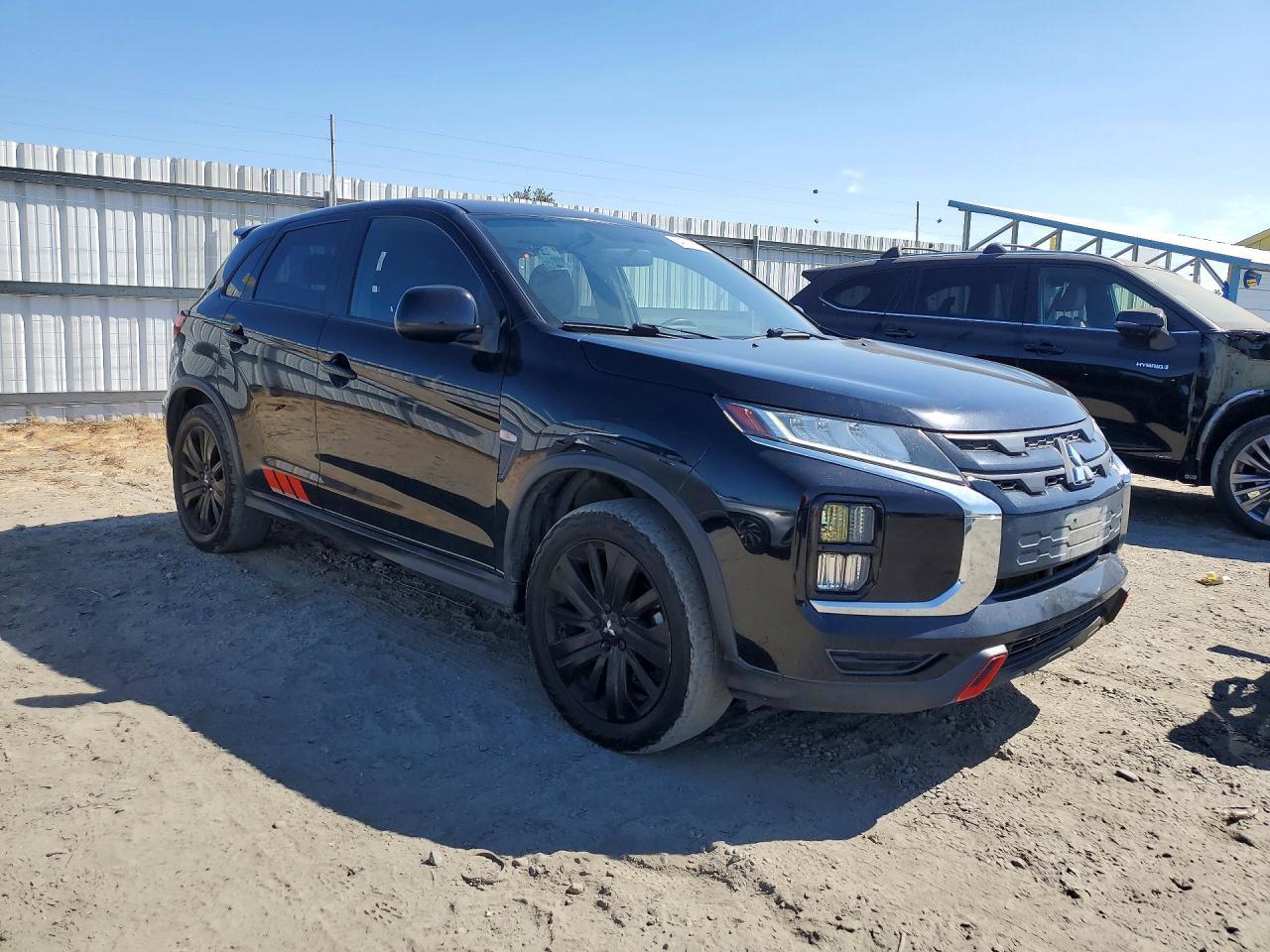2020 MITSUBISHI OUTLANDER SPORT ES — Фото 4 из 13