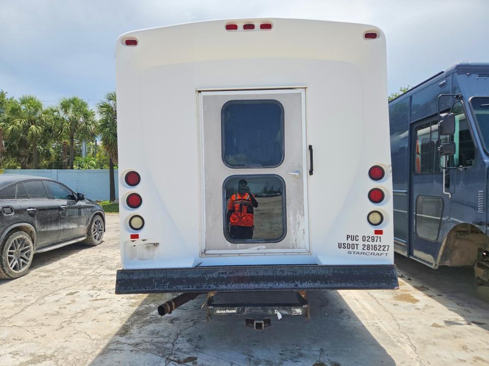 2013 IC BUS PC805 SHUTTLE BUS — Фото 6 из 13