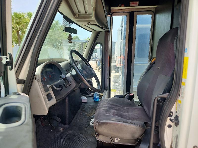 2013 IC BUS PC805 SHUTTLE BUS — Фото 7 из 13