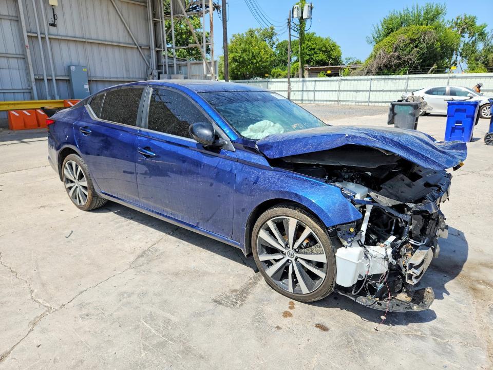 2020 NISSAN ALTIMA SR — Фото 4 из 12