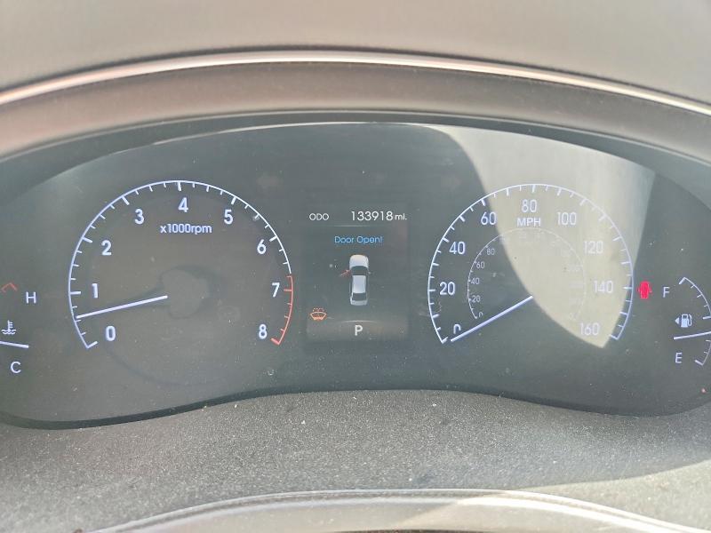 KMHGC4DD8CU202345 2012 HYUNDAI GENESIS photo no. 9