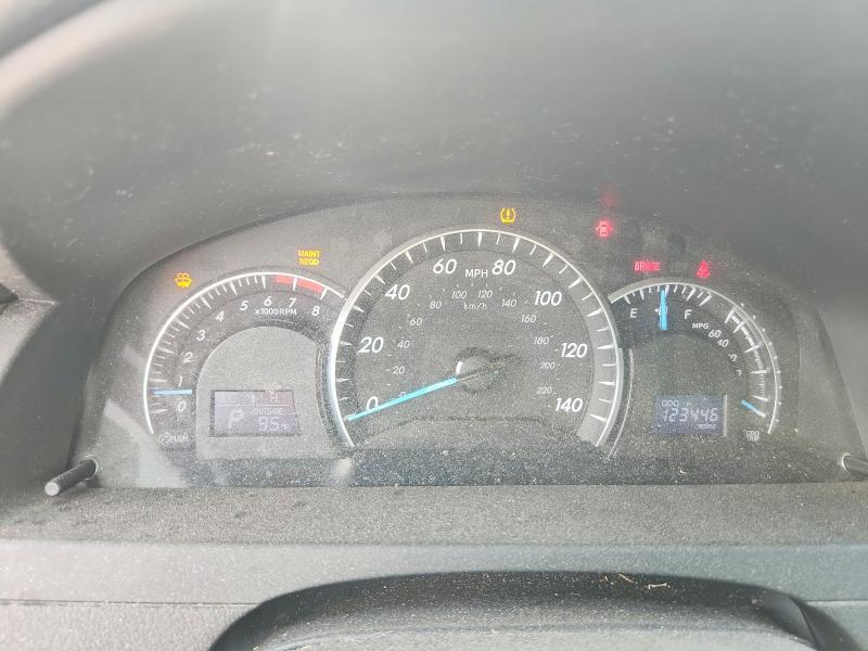 2012 TOYOTA CAMRY XLE — Фото 9 из 12