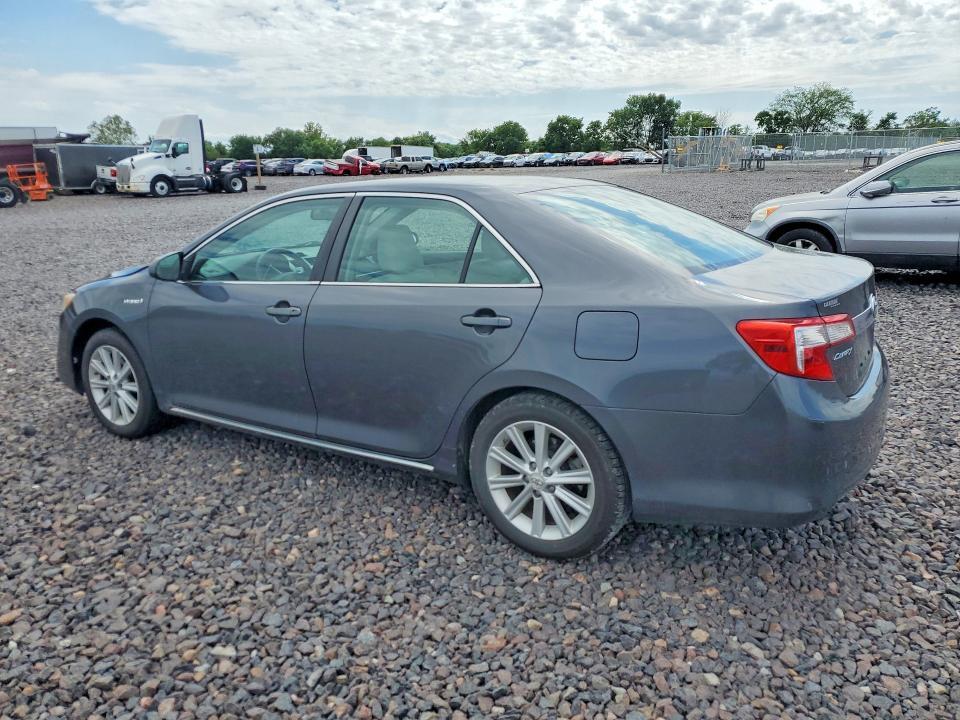 2012 TOYOTA CAMRY HYBRID XLE — Фото 2 из 12