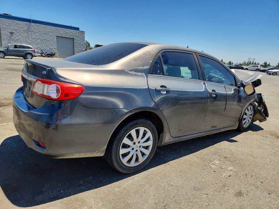 2012 TOYOTA COROLLA LE — Фото 3 из 12
