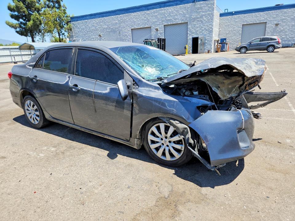 2012 TOYOTA COROLLA LE — Фото 4 из 12