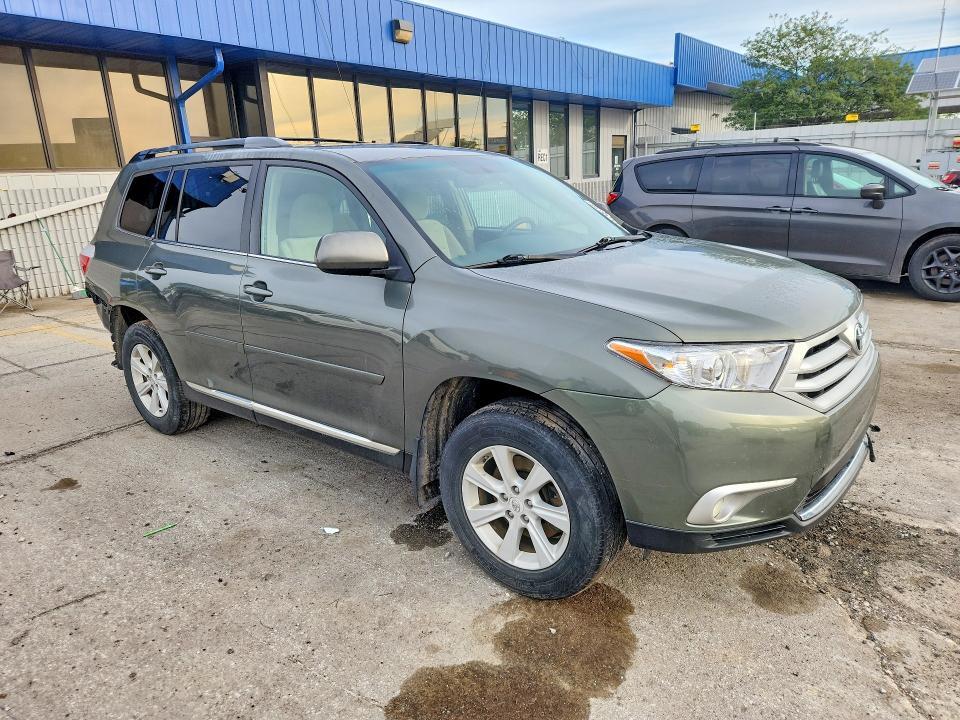 2012 TOYOTA HIGHLANDER BASE — Фото 4 из 13