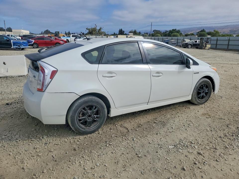 2012 TOYOTA PRIUS TWO — Фото 3 из 12
