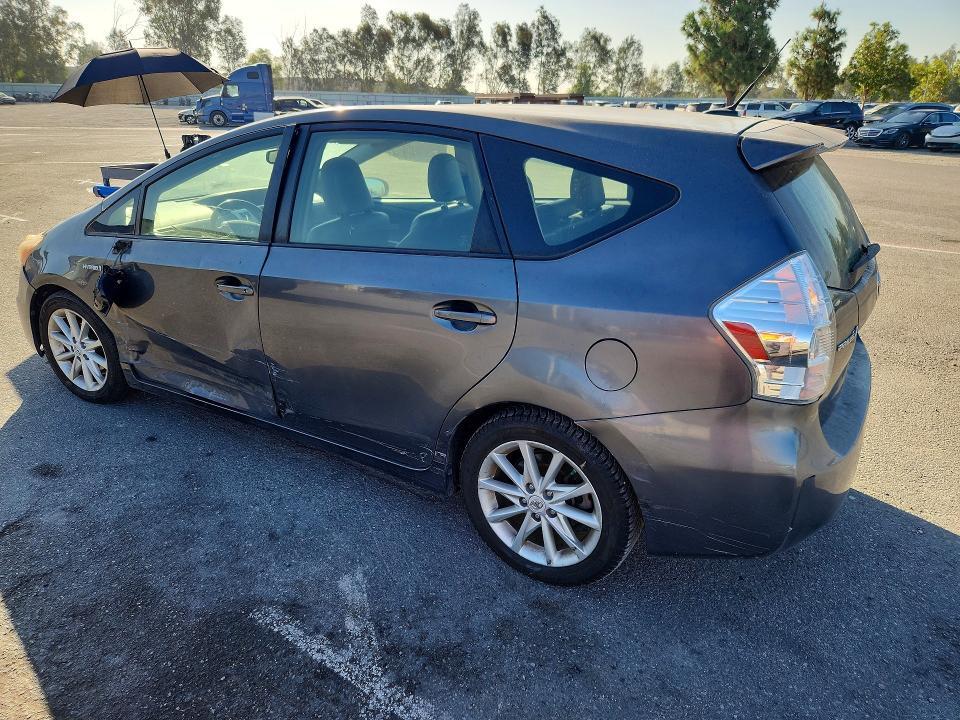 JTDZN3EU8C3088045 2012 TOYOTA PRIUS V photo no. 2