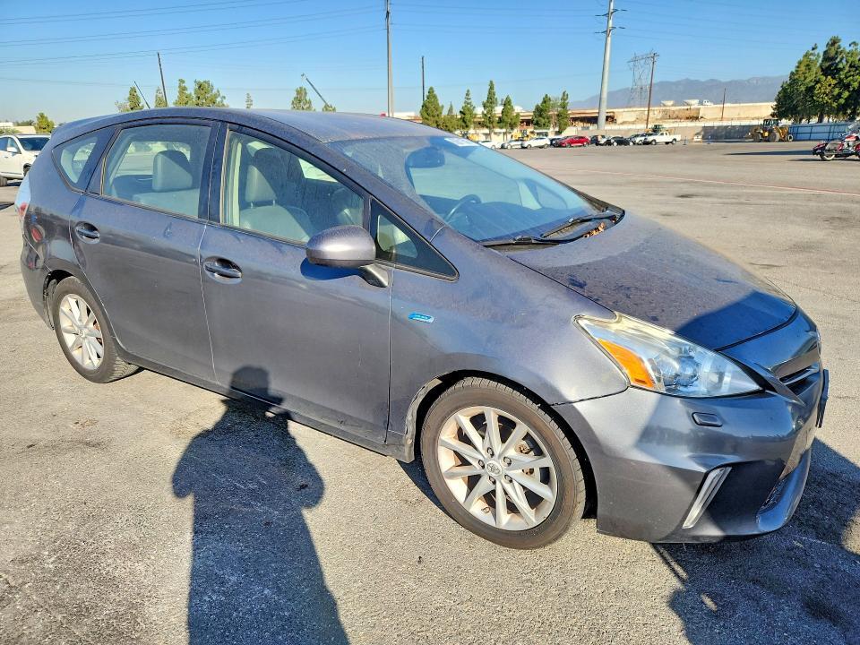 JTDZN3EU8C3088045 2012 TOYOTA PRIUS V photo no. 4