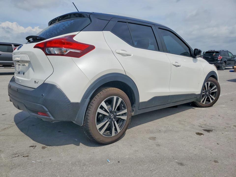 2020 NISSAN KICKS SV — Фото 3 из 13