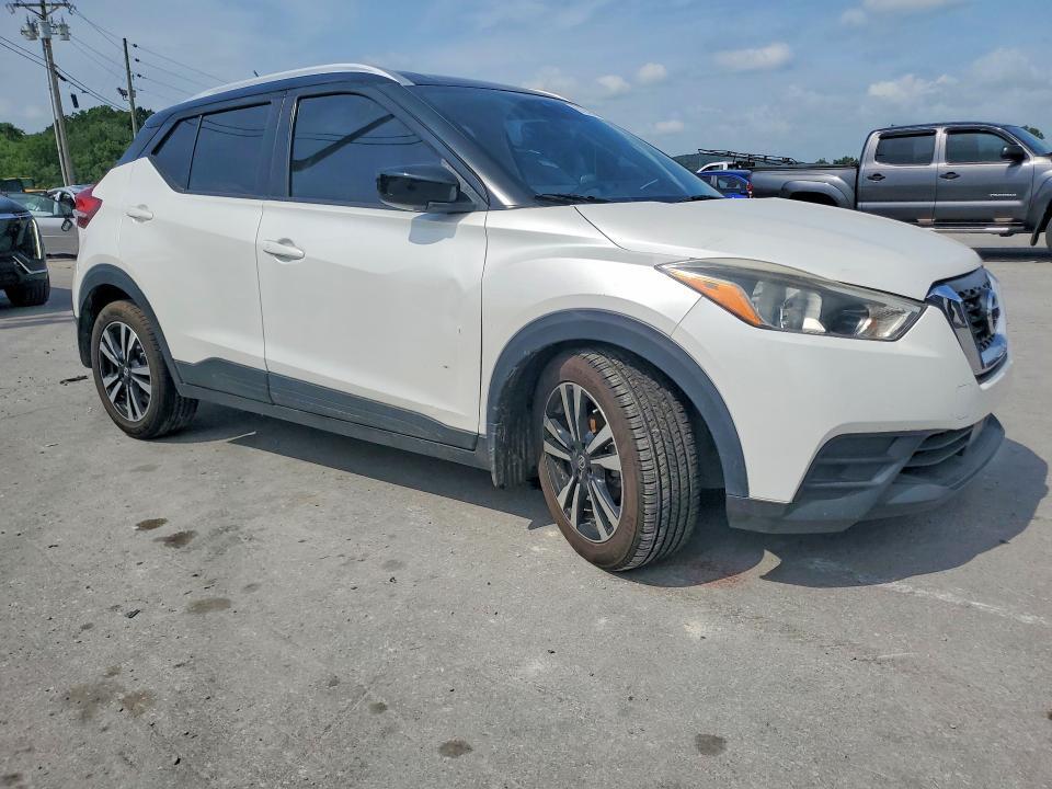 2020 NISSAN KICKS SV — Фото 4 из 13