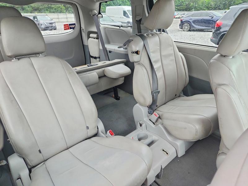 2012 TOYOTA SIENNA LE — Фото 11 из 13