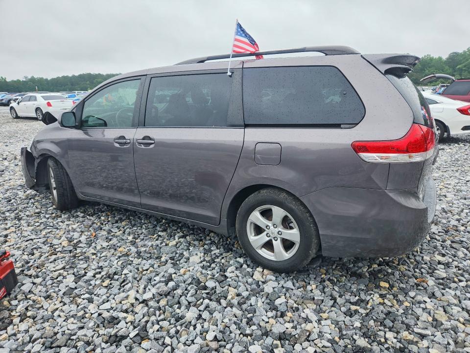 2012 TOYOTA SIENNA LE — Фото 2 из 13
