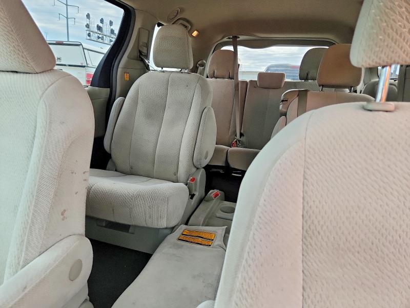 2012 TOYOTA SIENNA LE — Фото 10 из 13