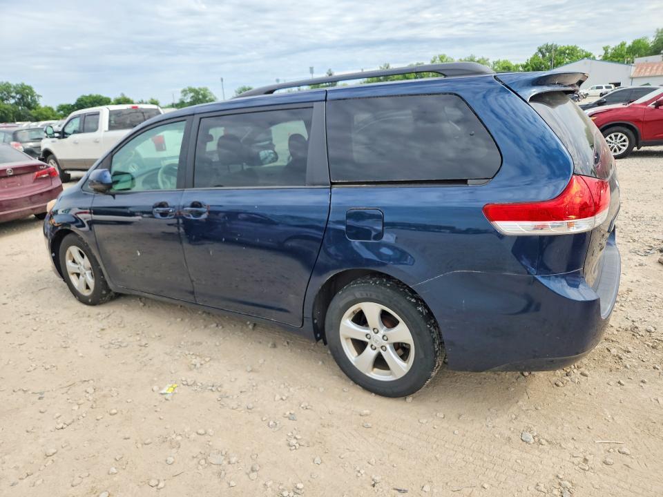 2012 TOYOTA SIENNA LE — Фото 2 из 13