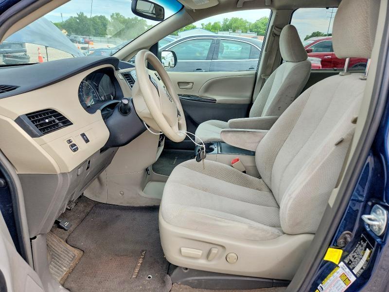2012 TOYOTA SIENNA LE — Фото 7 из 13