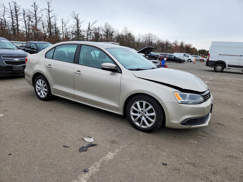 2012 VOLKSWAGEN JETTA SE — Фото 4 из 12