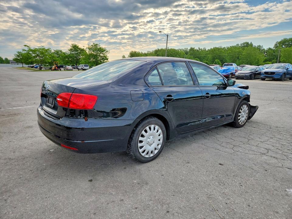 3VW1K7AJ7CM348875 2012 VOLKSWAGEN JETTA photo no. 3