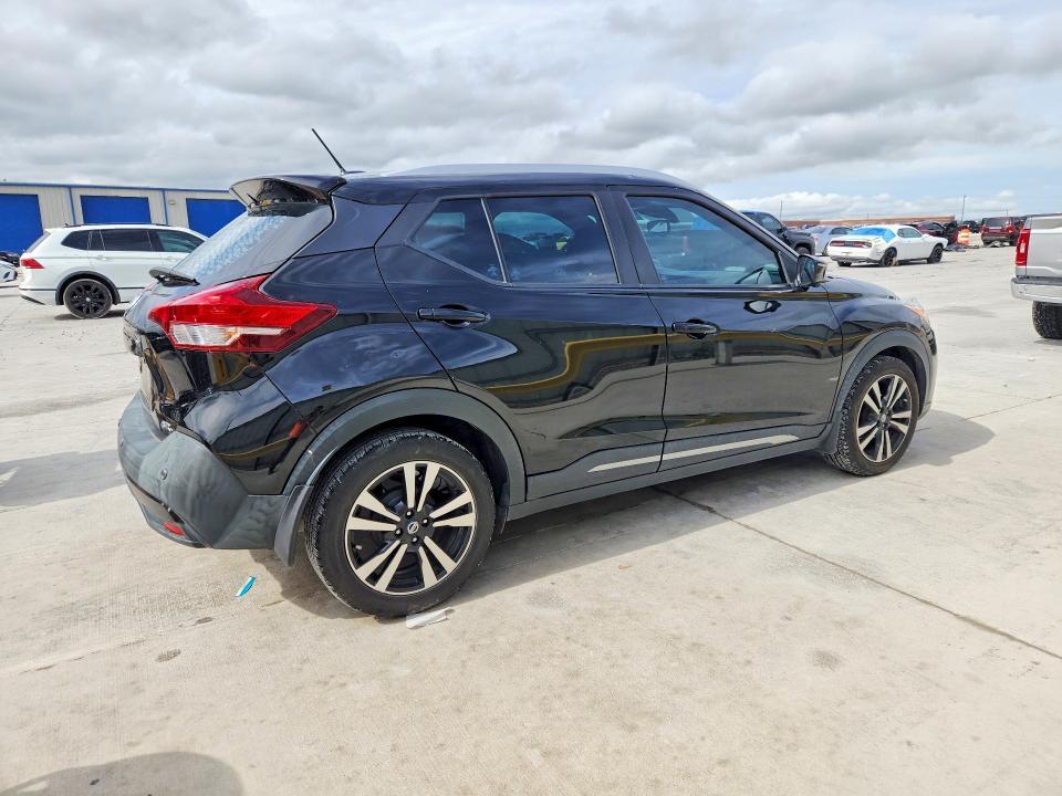 2020 NISSAN KICKS SR — Фото 3 из 12