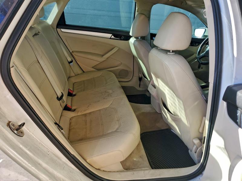 1VWBP7A3XCC078808 2012 VOLKSWAGEN PASSAT photo no. 10