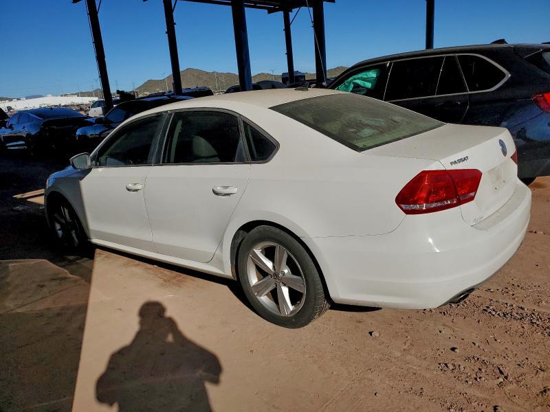 1VWBP7A3XCC078808 2012 VOLKSWAGEN PASSAT photo no. 2