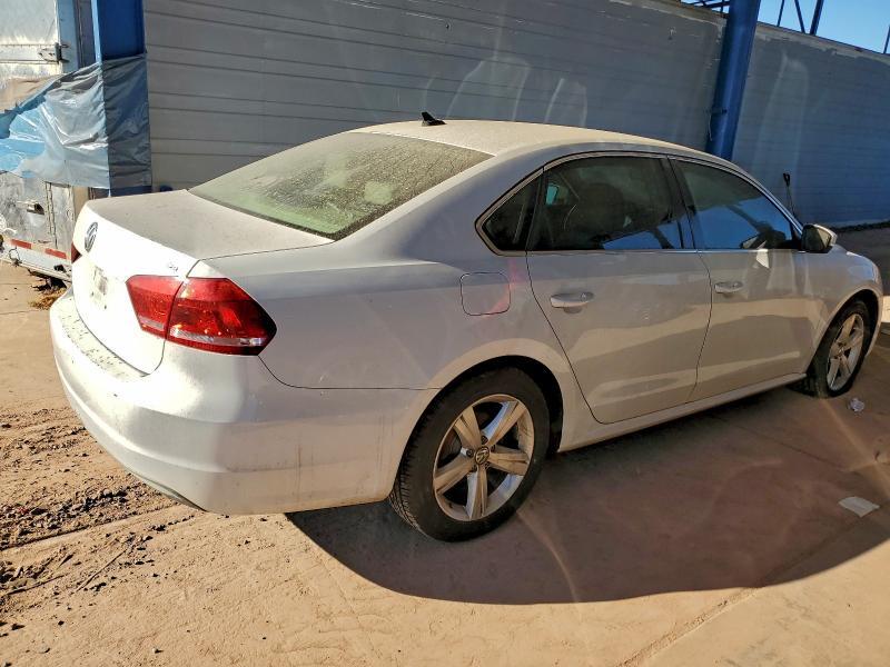 1VWBP7A3XCC078808 2012 VOLKSWAGEN PASSAT photo no. 3