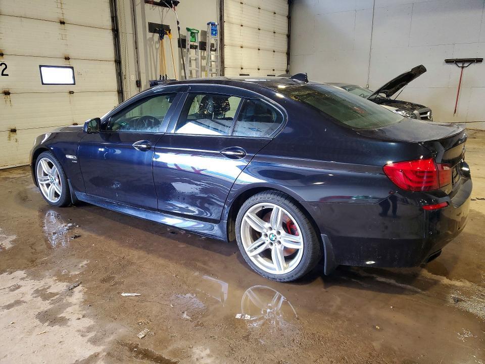 2011 BMW 550 XI — Фото 2 из 12