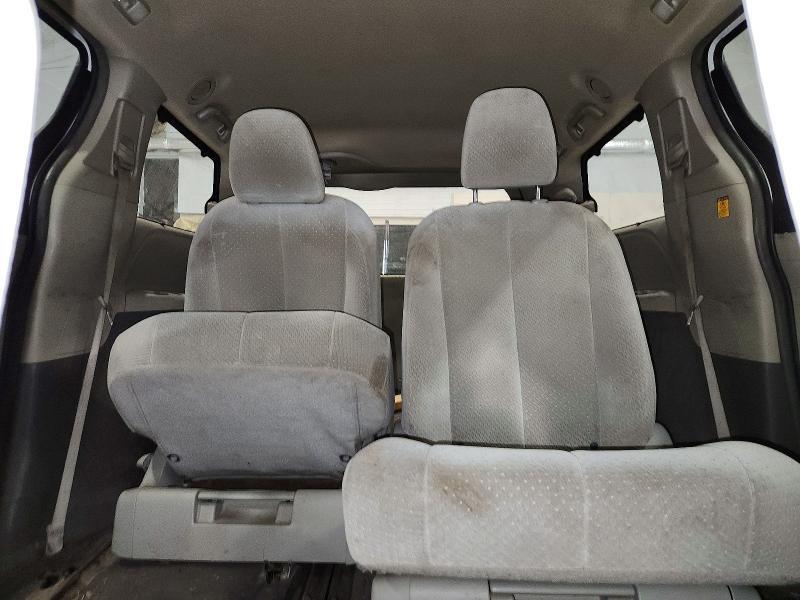 2011 TOYOTA SIENNA LE — Фото 10 из 13