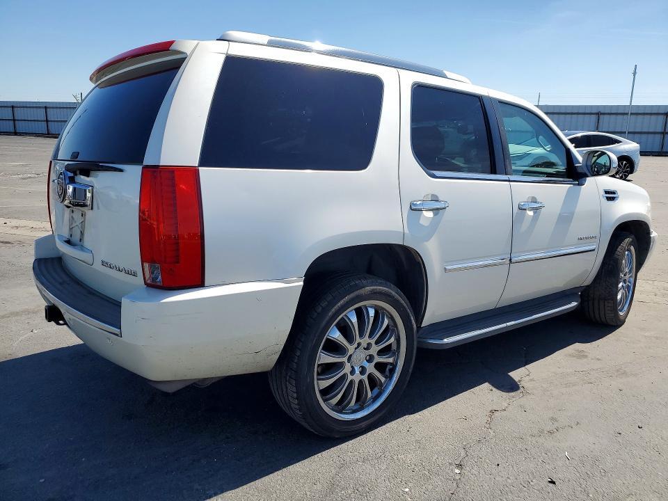 2011 CADILLAC ESCALADE — Фото 3 из 13