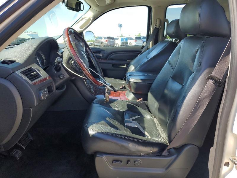 2011 CADILLAC ESCALADE — Фото 7 из 13