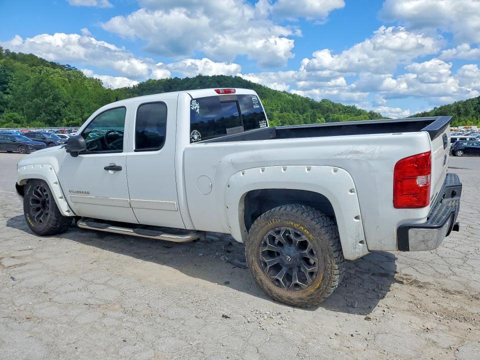 1GCVKSE24BZ226465 2011 CHEVROLET SILVERADO photo no. 2