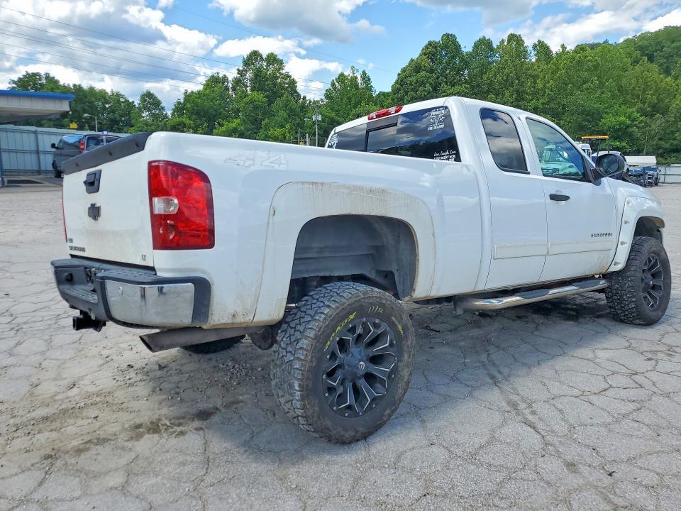 1GCVKSE24BZ226465 2011 CHEVROLET SILVERADO photo no. 3