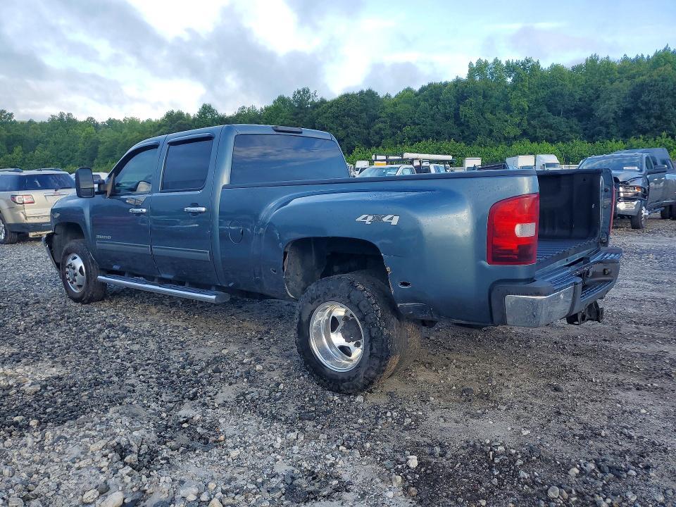 2011 CHEVROLET SILVERADO K3500 LTZ — Фото 2 из 12