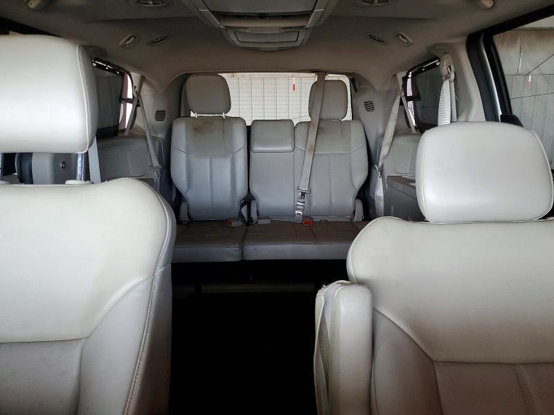 2011 CHRYSLER TOWN & COUNTRY LIMITED — Фото 10 из 13