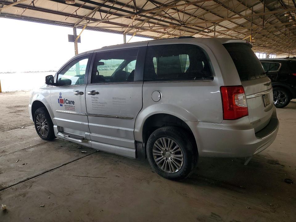 2011 CHRYSLER TOWN & COUNTRY LIMITED — Фото 2 из 13