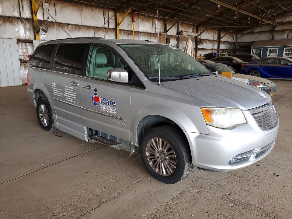 2011 CHRYSLER TOWN & COUNTRY LIMITED — Фото 4 из 13