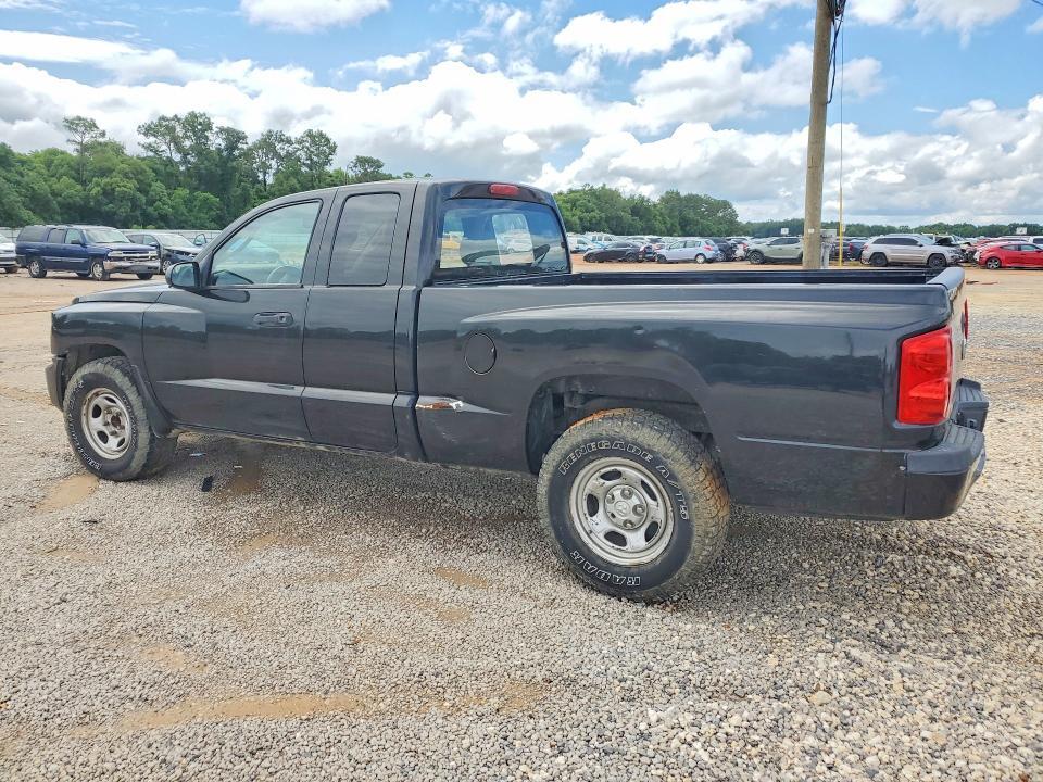 2011 DODGE DAKOTA ST — Фото 2 из 12