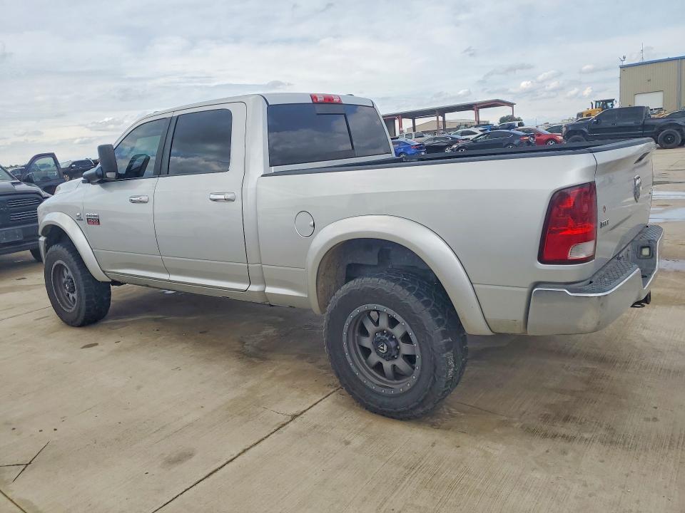3D7UT2CL2BG593293 2011 DODGE RAM 2500 photo no. 2