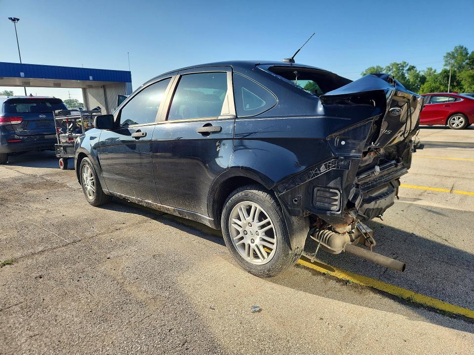 1FAHP3FN2BW160860 2011 FORD FOCUS photo no. 2