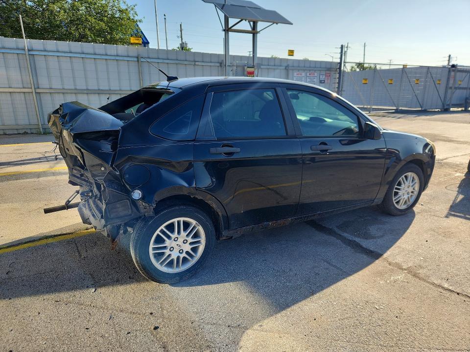 1FAHP3FN2BW160860 2011 FORD FOCUS photo no. 3
