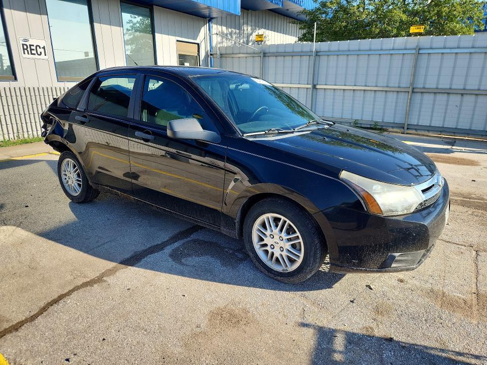 1FAHP3FN2BW160860 2011 FORD FOCUS photo no. 4