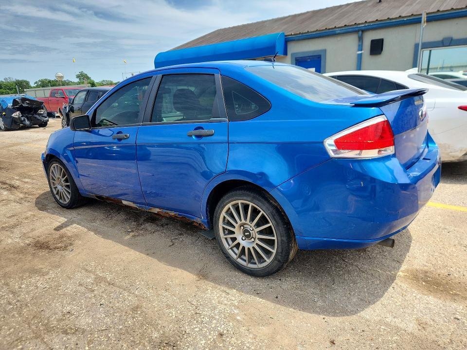 1FAHP3EN4BW112357 2011 FORD FOCUS photo no. 2