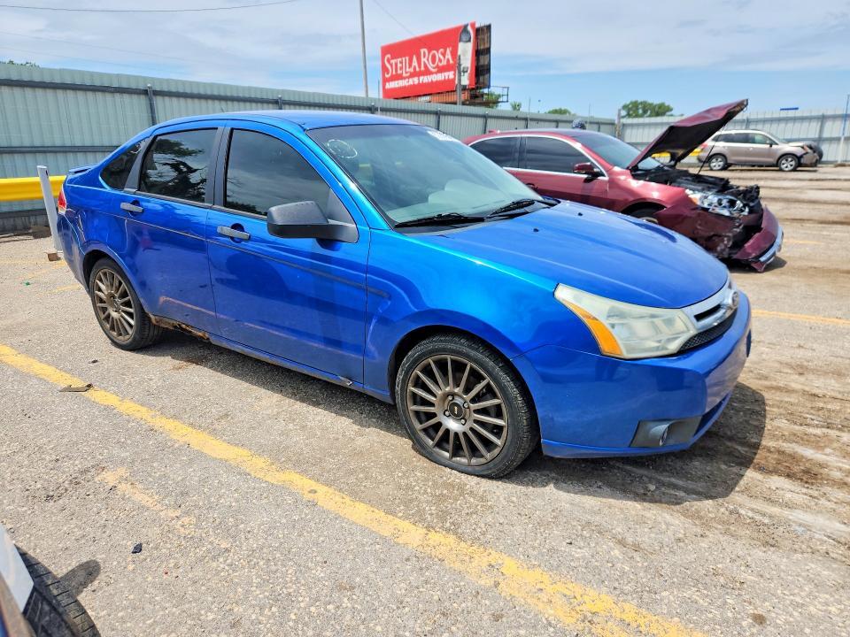 1FAHP3EN4BW112357 2011 FORD FOCUS photo no. 4