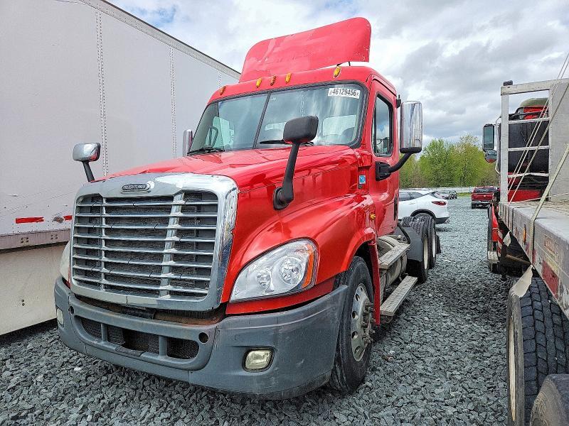 1FUJGEDV7BSBB1520 2011 FREIGLINER CASCADIA photo no. 2