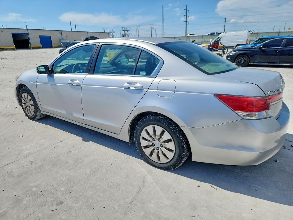 1HGCP2F3XBA092299 2011 HONDA ACCORD photo no. 2