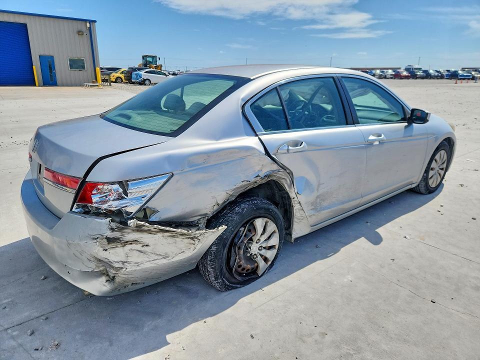 1HGCP2F3XBA092299 2011 HONDA ACCORD photo no. 3