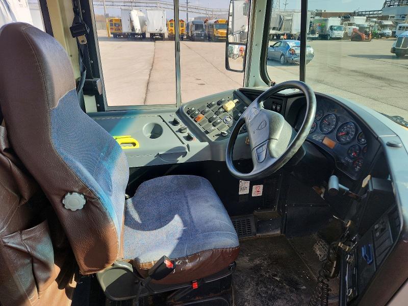 2011 IC CORPORATION CE SERIES SCHOOL - SCHOOL BUS — Фото 5 из 10