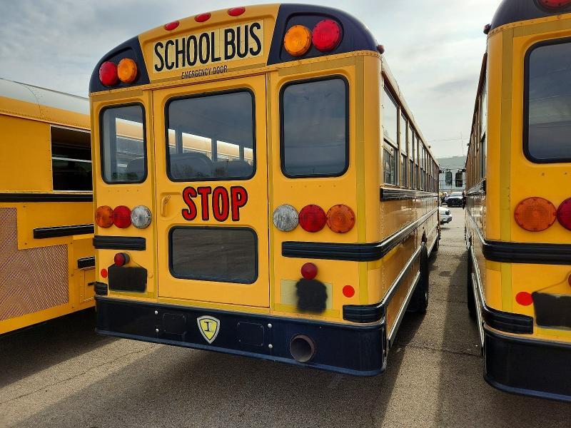2011 IC CORPORATION CE SERIES SCHOOL - SCHOOL BUS — Фото 4 из 10